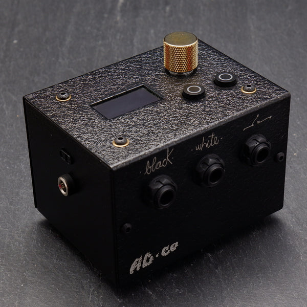 OM CHAPTER 3 Li-Ion Battery Powered - with gesture sensor+TRAVEL CASE